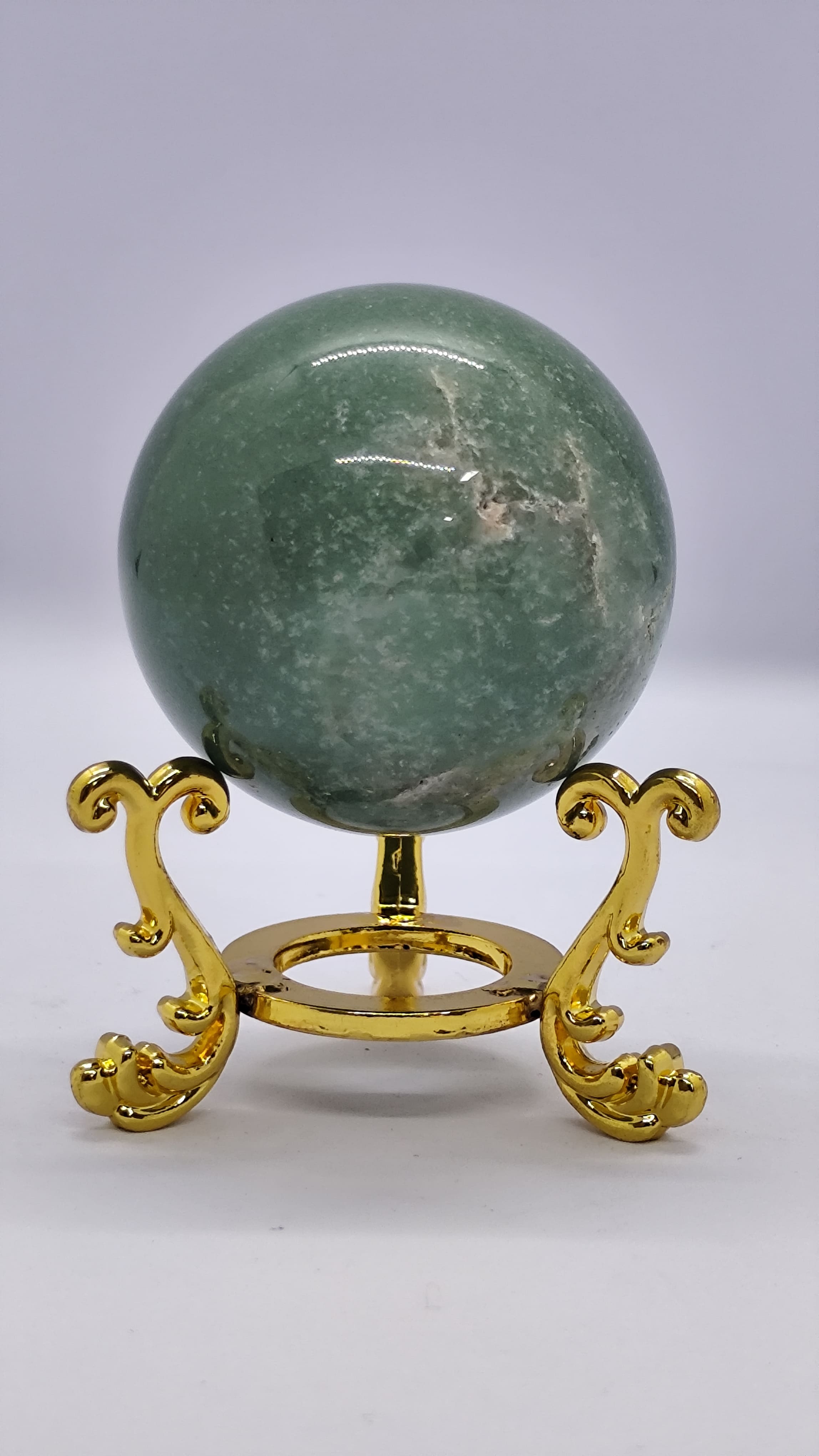 Esfera de quartzo verde.