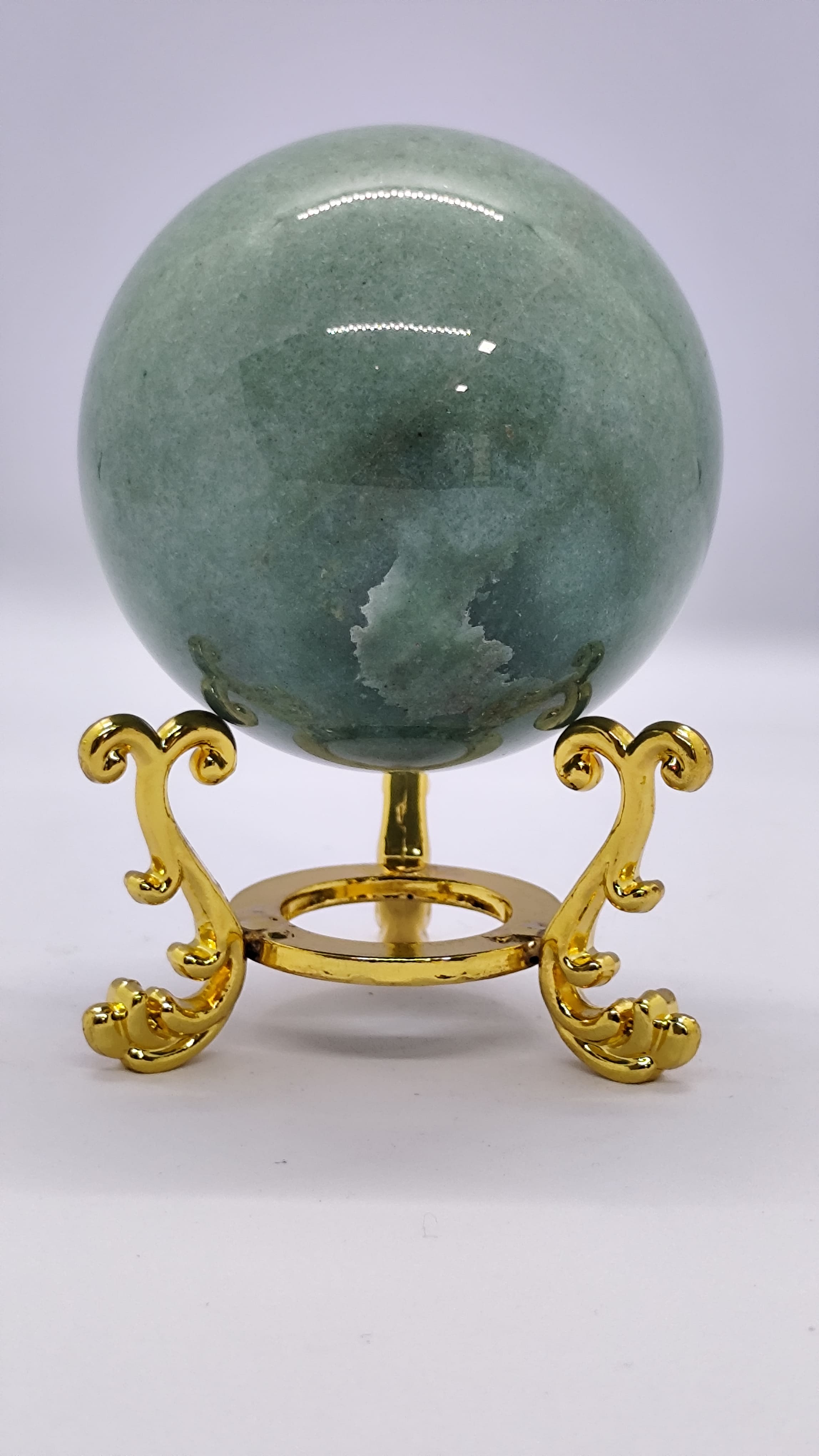 Esfera de quartzo verde.
